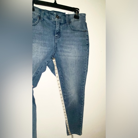 Style & Co Petite (NWT) Curvy Fit Womens Size: 10P Skinny Mid Rise Denim Jeans - Picture 9 of 14